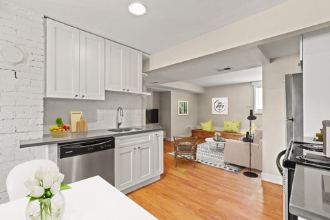 Floor plan for 2 beds, 1 bath, 850 sqft